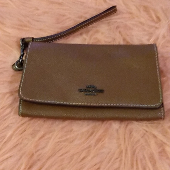 Coach - Picture 1 of 6